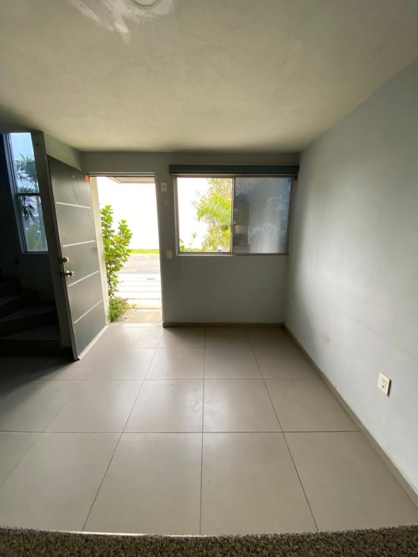 🏡 Casa en Renta, Condominio Montserrat‼💰Precio de Renta $10,000.00 (Ya incluye el mantenimiento) - Imagen 2